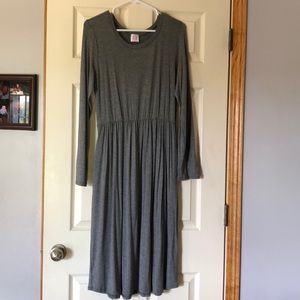 Women’s gray long sleeve calf length dress